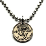 1940 Sweden Sverige 10 Ore coin pendant World War 2 era Swedish crown initial G V Gustav Tre Kroner Stockholm Malmo Gothenburg Uppsala n003865