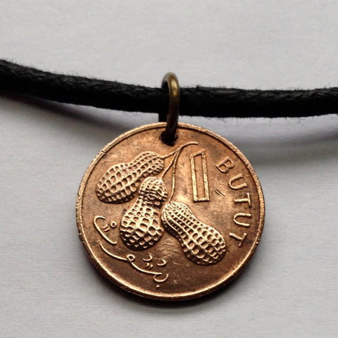 1973 Gambia 1 Butut coin pendant Gambian peanuts Banjul Malinke Bathurst West Africa Maafe groundnut stew Mandé Jola Senegal n000735