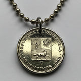1965 Venezuela 50 Céntimos coin pendant necklace jewelry Simón Bolívar white horse Palomo Caracas Maracaibo Valencia pendant Barquisimeto Ciudad Guayana Maturín Barcelona Maracay Cumaná Barinas Miranda San Cristóbal n000480