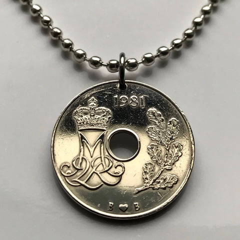 1978 Denmark Danmark 25 Ore coin pendant Danish crown initial M Copenhagen Aarhus Odense Aalborg Esbjerg Randers Danes Scandinavia Nordic Zealand Funen Faroese Amalienborg Palace n000496