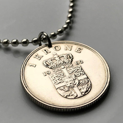 1961 Denmark Danmark 1 Krone coin pendant Danish Royal crown blue lions rigsvåben Copenhagen København Aarhus Odense Aalborg Esbjerg Randers Jutland Øresund Danes Vikings Danskere Scandinavian Nordic Zealand Funen Amager Amalienborg Palace Faroese n000336