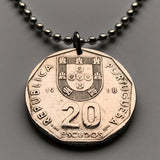 1988 Portugal 20 Escudos coin pendant compass Lisboa Porto Aveiro Faro Madeira Gaia Guimarães quinas caravela ship navigate n000887