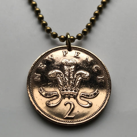 Wales United Kingdom Great Britain 2 Pence coin pendant necklace jewelry Prince of Wales ostrich feathers Welsh badge plume Cardiff Swansea Newport Wrexham Barry Neath Anglesey Conwy Caernarfon Caerphilly Castle n000236