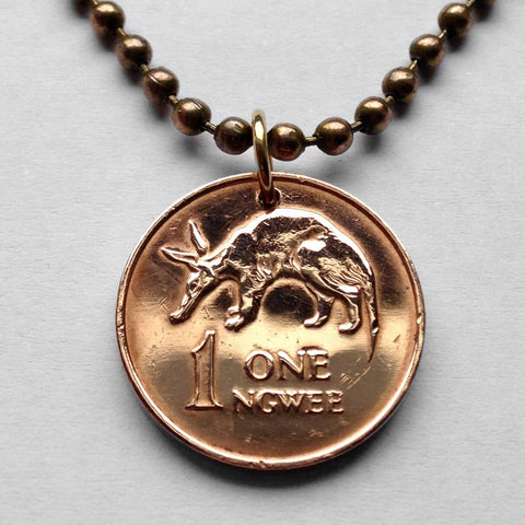 1983 Zambia 1 Ngwee coin pendant necklace jewelry aardvark cute anteater Lusaka Kabwe Africa exotic wildlife Chewa Copperbelt Chingola Bantu n000212