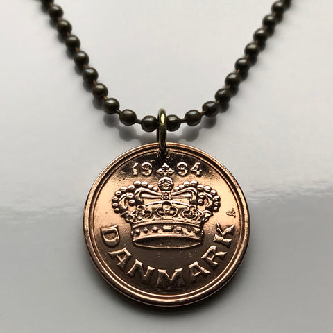 1990 Denmark Danmark 50 Ore coin pendant Danish crown Copenhagen Aarhus Odense Aalborg Esbjerg Roskilde Syddanmark Aabenraa Hillerød Nordic Randers Kolding Norse Zealand Funen Vendsyssel Thy n000209