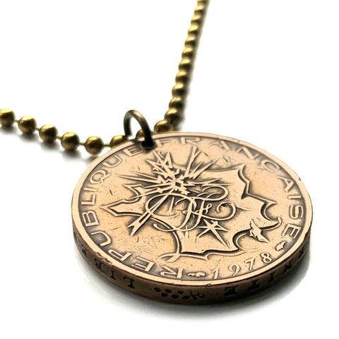 1980 France 10 Francs coin key chain keyring pendant necklace jewelry French map Paris Marseille Lyon Toulouse Angers Versailles Bordeaux Nice Strasbourg Lille Montpellier Avignon Saint-Étienne Le Havre Metz Carcassonne n000133