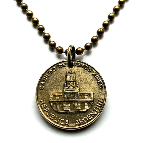 1985 Argentina 5 Pesos coin pendant Cabildo ayuntamiento Buenos Aires Monserrat San Nicolás Plaza de Mayo San Telmo Puerto Madero Retiro Barracas Calle Defensa Revolución de Mayo Mar del Plata Quilmes Tango Corrientes Gran Chaco Córdoba Rosario n003797