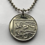 2008 England United Kingdom Great Britain 10 Pence coin pendant necklace English lions London Manchester Birmingham Sheffield Liverpool Leeds Newcastle Reading Portsmouth Norwich Essex Kent n002256
