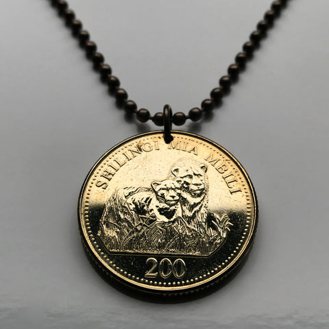 2008 Tanzania 200 Shilingi coin pendant necklace jewelry lion & cub Dodoma Tanganyika safari African Great Lakes Moshi Ngorongoro Wildlife park Bantu Maasai n001344