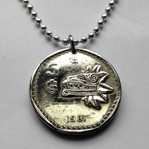 1981 Mexico 5 Pesos coin pendant necklace jewelry Aztec Quetzalcoatl feathered serpent god Teotihuacan Nahuatl K'iche' Maya Xochicalco Gukumatz calzada de los muertos Kukulkan pyramid Tohil Yucatán Mexican golden eagle n001629