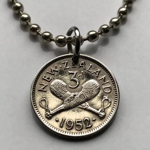 New Zealand 3 Pence coin pendant carved patu club Maori weapon Wellington Marae Koruru Hawaiki North South Island necklace n000927
