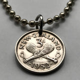 New Zealand 3 Pence coin pendant carved patu club Maori weapon Wellington Marae Koruru Hawaiki North South Island necklace n000927