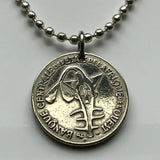 Colgante de moneda de 50 francos de los Estados de África Occidental de 1972 con forma de pez sierra, Senegal, Togo, Níger, Burkina Faso, Dahomey, BCEAO, collar con cultivos florales africanos n.º 001785