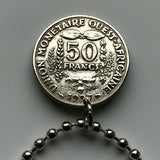 Colgante de moneda de 50 francos de los Estados de África Occidental de 1972 con forma de pez sierra, Senegal, Togo, Níger, Burkina Faso, Dahomey, BCEAO, collar con cultivos florales africanos n.º 001785